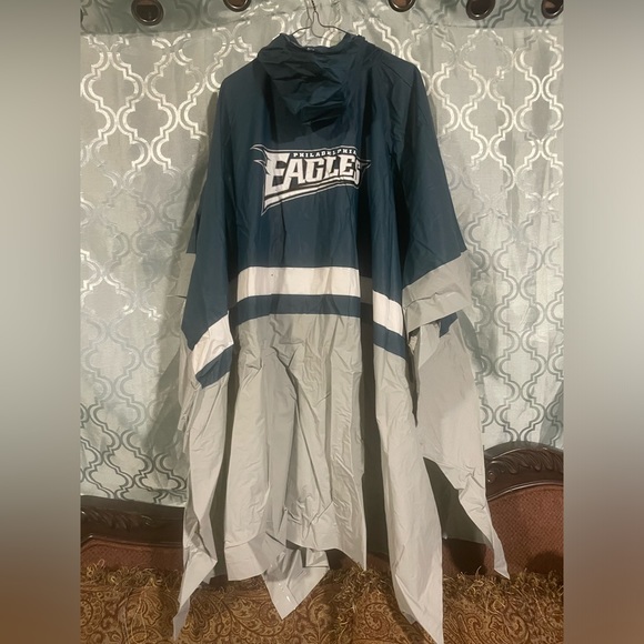 NFL Philadelphia Eagles Vinyl Rain Poncho, Adult OS - Picture 7 of 8